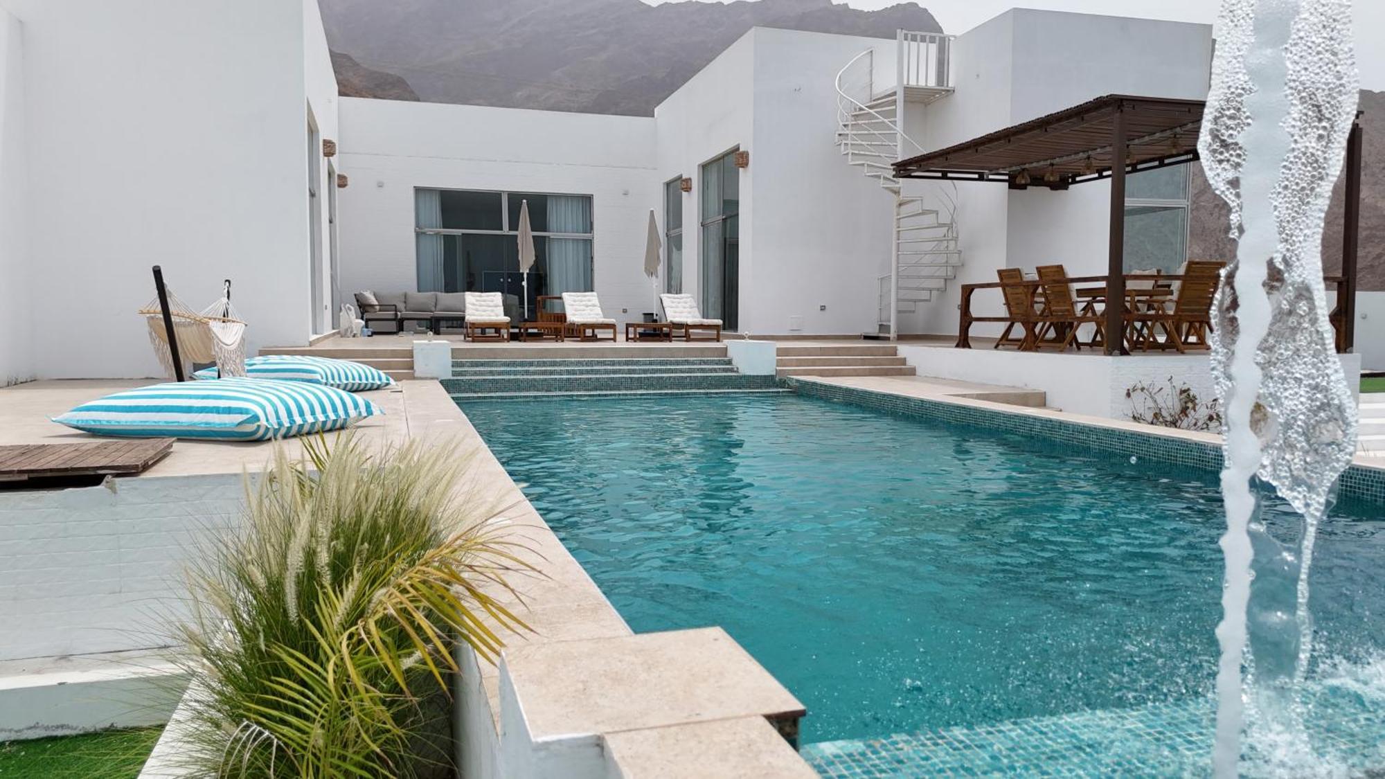 Sea Sifah Villa *